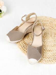 Closed-Toe Patchwork Webbing & Rubber Rope Design Lightweight Wedge Heel Fashion Women's Shoes - Khaki - View 6