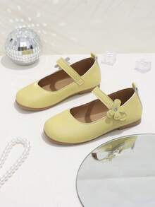 1 Pair Yellow Girls Flat Shoes, PU Flower Hook & Loop Adjustable Size Design, Round Toe, TPR Non-Slip Lightweight Comfortable Shoes, Solid Color Fashion Ballet Shoes, Suitable For 5-14 Years Old Girls, Home, School, Holiday, Formal, Performance - Yellow - View 2