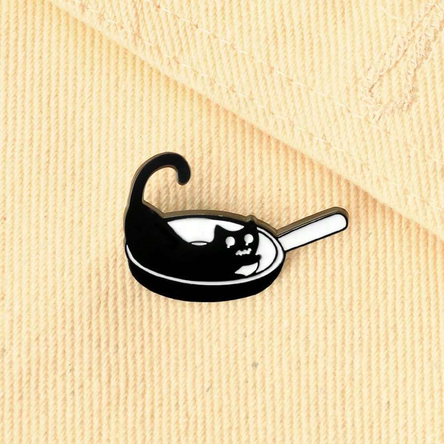1Pc Of Black And White Minimalist Style Cat Brooch With Multiple Creative Cat Badges Student Party Versatile Backpack Accessories Jewelry - Multicolor - View 1