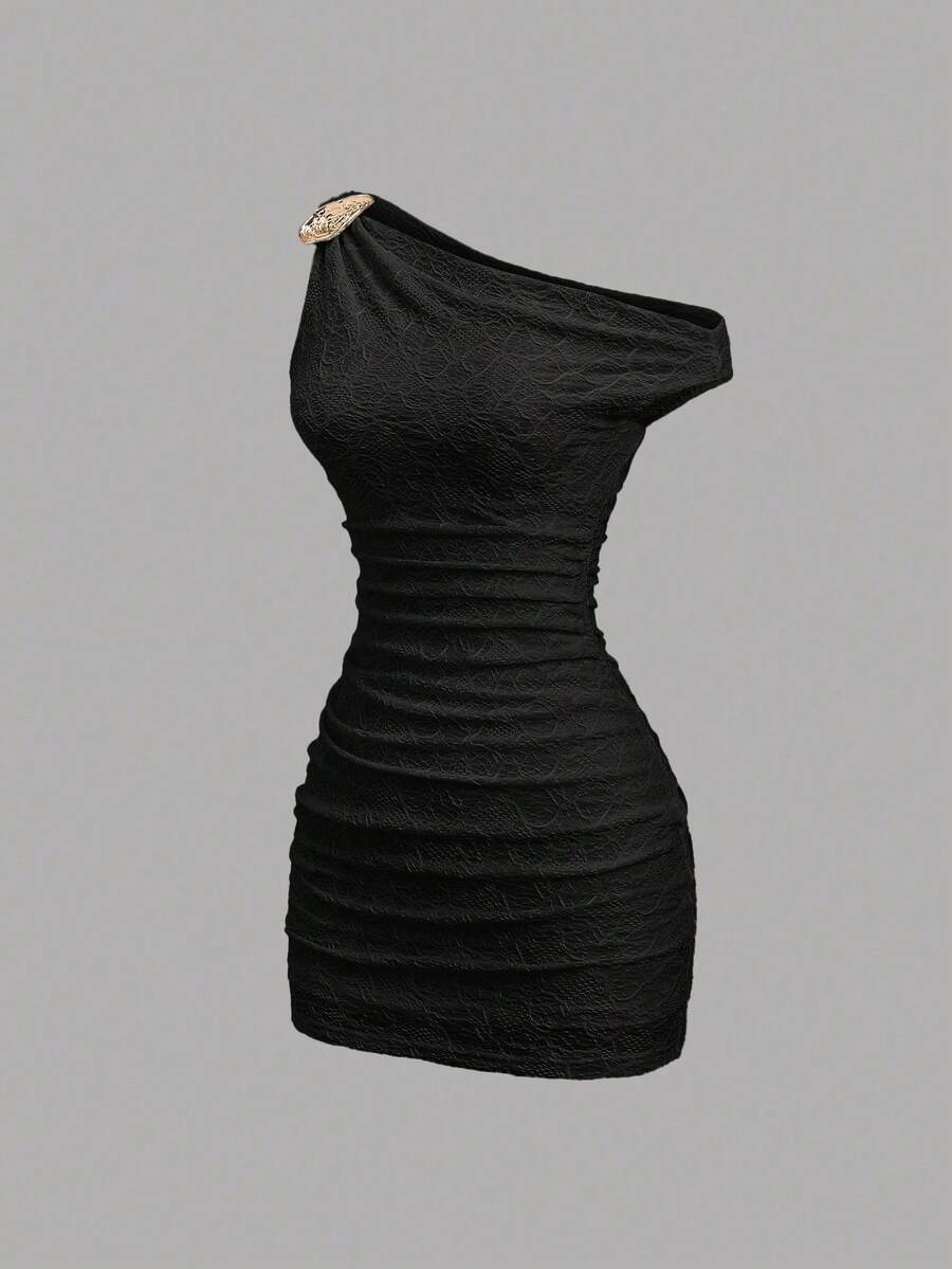 Vestido de vacaciones plisado con textura y hombro asimétrico, estilo Y2K sexy - Negro - Ver 1