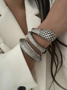 Vintage Snake Texture Open Cuff Bracelet, Niche Design Distressed Metal Snake Bone Wrist Ornament, Retro Snake Pattern Exaggerated Wide Bangle, Luxury Elegant Personalized Layered Hand Accessory - Multicolor - View 3