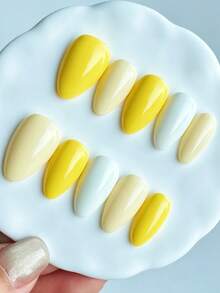 Shecass 10 peças de unhas postiças feitas à mão de alta qualidade em forma de amêndoa, unhas curtas amarelas estilo Y2K, unhas de verão para uso diário, formatura, viagens, férias, presentes, adequadas para festas, festivais de música e regresso às aulas - Multicolorido - Ver 2