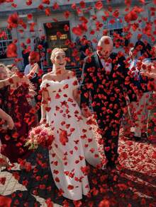 300/600pcs Artificial Silk Red Rose Petals, Wedding Aisle Flower Petals, Room Decor, Birthday Decor, Wedding Decor - Red - View 2