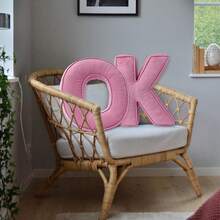 Almohada de felpa con letra rosa, almohadas decorativas con forma de letra inicial de pana, almohadas de letras del alfabeto inglés de la A a la Z para decoración de sofá, recámara, sala de estar (S) - E - Ver 4