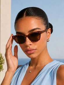 Women's Retro Square Cat Eye Sunglasses, Thick Frame Wide Temples, Rivet Decorated Tea Grey Lenses, Beach Vacation Street Style Accessory - Multicolor - View 3
