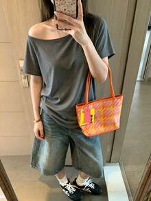 Kaos Wanita Lengan Pendek Hitam dengan Bahu Terbuka, Atasan Poliester Elastis Tinggi, Cocok untuk Pakaian Kasual Sehari-hari dan Kantor di Musim Panas - Grey - View 3
