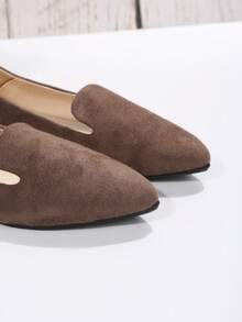 Plus Size 35-45 Women's Fashion Flat Hollow-Out Slip-On Shoes, Comfortable Non-Slip Breathable Casual Loafers, Lightweight Versatile Pointed Toe Soft Sole Pumps, Chocolate Brown Solid Color, Suitable For Spring Summer Autumn Winter, For Wide Feet Please Size Up, Fabric Batch Differences May Cause Slight Color Variation - Brown - View 8