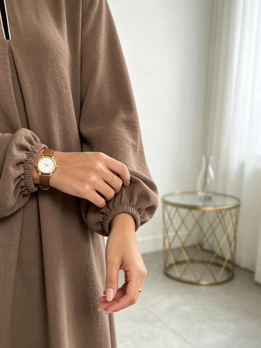 1 buah Gaun Abaya Sederhana Gaya Madinah, Pakaian Kasual Esensial, Busana Tradisional yang Indah, Desain Lipatan Depan yang Elegan - MultiWarna - View 1
