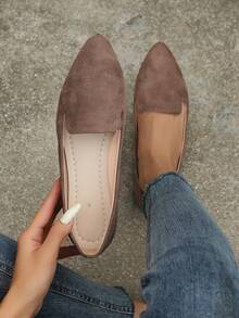 Plus Size 35-45 Women's Fashion Flat Hollow-Out Slip-On Shoes, Comfortable Non-Slip Breathable Casual Loafers, Lightweight Versatile Pointed Toe Soft Sole Pumps, Chocolate Brown Solid Color, Suitable For Spring Summer Autumn Winter, For Wide Feet Please Size Up, Fabric Batch Differences May Cause Slight Color Variation - Brown - View 2