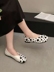 Women's Flat Slip-On Shoes, Comfortable Soft Plush Patchwork Shiny PU Polka Dot Print Round Toe Low-Top Slouchy Shoes, European And American Sweet Style, Spring/Autumn Commute, Shopping, Dating, Home, Afternoon Tea, Daily Wear, White Base With Black Dots - Black - View 6