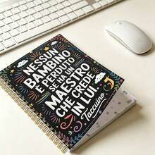1 pieza Cuaderno espiral A5 2026-2027 para profesor italiano, diseño con la cita "Ningún niño se pierde si tiene un maestro que cree en él", organizador de aula con plan de lecciones y temas mensuales, diario de agradecimiento para el profesor, útiles escolares - A5 - Ver 6