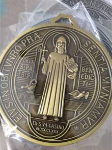 1pc Brass Finish, Wall Or Tabletop Mount/Extra Large 5-Inch St. Benedict Medal - Multicolor - View 8