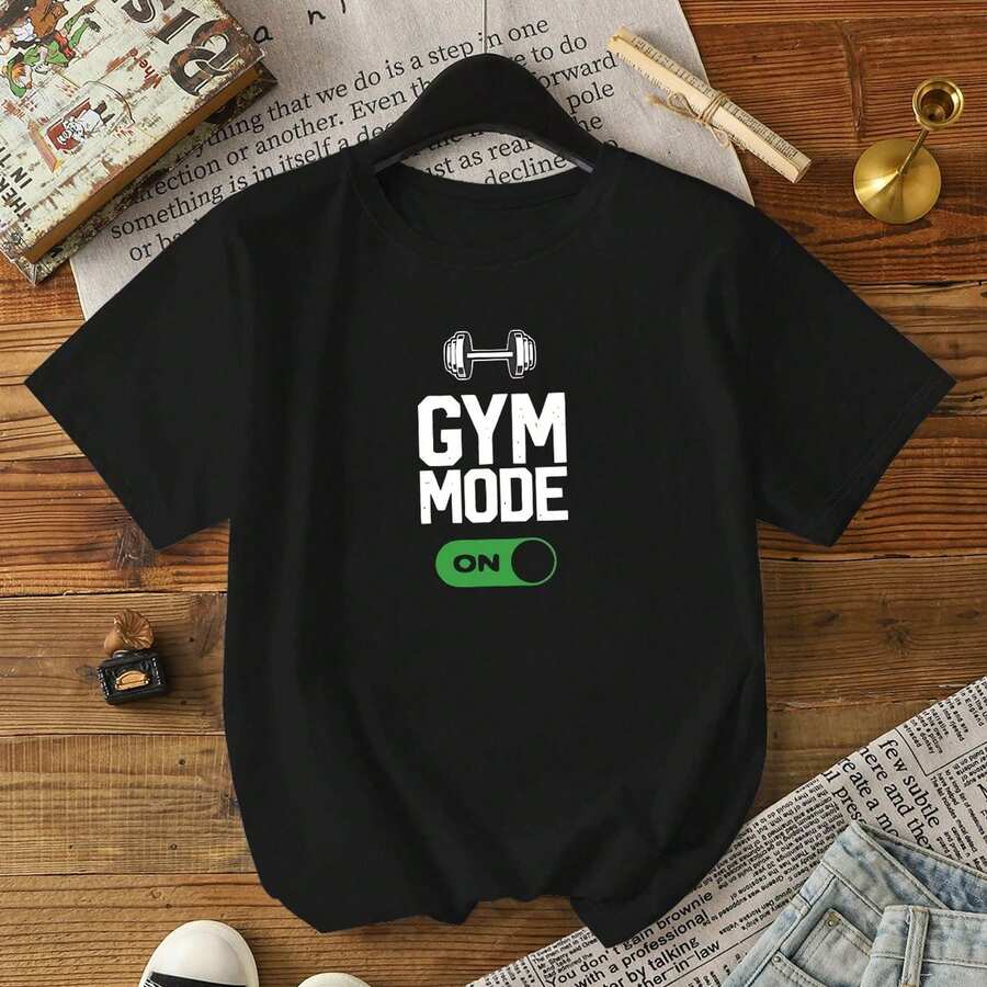 Camiseta informal de punto negra con estampado "GYM MODE ON", manga corta y cuello redondo para mujer, ligeramente elástica.