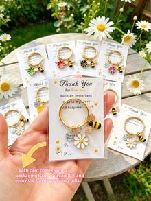 1pc/5pcs/7pcs Bee & Daisy Keychain Set With Thank You Card, Bag Key Pendant, Holiday Gift, Cute Party Key Ring Gift, Suitable For Birthday, Wedding, Teacher's Day And Graduation Gift, Back To School, Thanksgiving Gift, Teacher Gift, Car Keychain Accessory, Bag Accessory - Multicolor - View 3