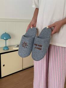 XIXITIAO 1 Pair Cute Sun & English Embroidery Quiet Slippers, Lightweight Soft Sole, All-Season Indoor Floor Shoes For Home, Air-Conditioned Room, Postpartum Recovery - Grey - View 6