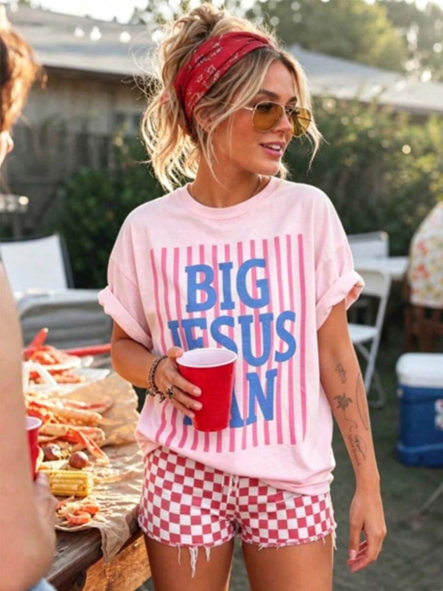 T-Shirt With Large Jesus Print - Loose Fit - Relaxed And Comfortable Style - Pink - View 1