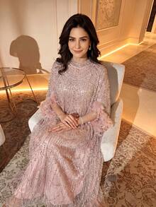 Stunning Arabic Style Formal Gown, Stand Collar Design, Cape Sleeves With Feather Decor, Full Body Sequin Embroidery - Pink - View 2
