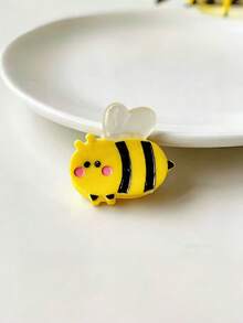 1pc Cute Little Bee Hair Clip, Mini Cartoon Animal Hair Claw, Adorable & Playful Women's Hair Accessory - Multicolor - View 2
