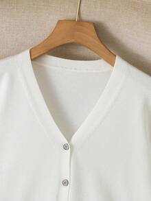 GIGOGOU 大尺碼 1XL-4XL 女款 V 領針織開襟毛衣休閒長袖上衣，春秋白色秋季款 - 白色 - 查看 9