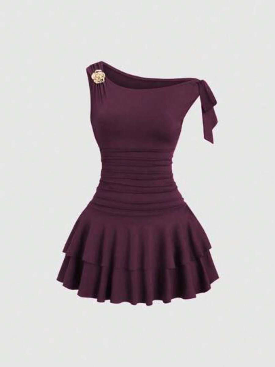 Vestido de moda con decoración de flor de metal, cuello asimétrico y dobladillo con volantes para mujer - Rojo violeta - Ver 1