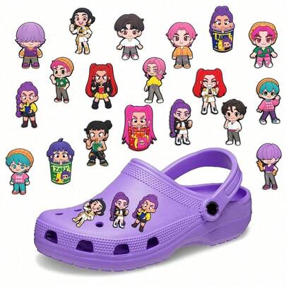 KPop Demon Hunters 100 Sets Nuevos Encantos de Pantuflas Rosas Lindas, Hebillas de Zapatos de Dibujos Animados, Serie de Llaveros de Goma Suave de PVC Perforada, Accesorios de Pantuflas de Dibujos Animados, Pantuflas con Patrón Floral, Zapatos de Jardín Estilo Anime, Decoración de Zapatos DIY. Hebilla de Zapatos Angie, Decoración de Zapatos Colgante de Dibujos Animados Unisex, Zapatos Casuales Lindos Frescos y Dulces, Pantuflas con Estampado Floral