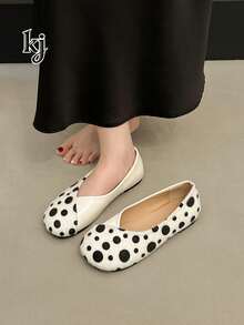 Women's Flat Slip-On Shoes, Comfortable Soft Plush Patchwork Shiny PU Polka Dot Print Round Toe Low-Top Slouchy Shoes, European And American Sweet Style, Spring/Autumn Commute, Shopping, Dating, Home, Afternoon Tea, Daily Wear, White Base With Black Dots - Black - View 1