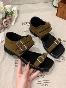 1 Pair Women's Green Buckle Flat Sandals, Elegant Commuter Style, Spring/Summer Fashion, Comfortable Versatile Sandals - Olive Green - View 2