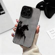 [Envío en 24h desde DE/FR/ES] Funda de teléfono con patrón vintage de caballero y caballo, a prueba de golpes, compatible con la serie 17/16/15/14/13/12/11, cubierta protectora de TPU con textura de cuero sintético, resistente a arañazos y al desgaste, estilo, adecuada para entusiastas de la moda, regalo ideal para cumpleaños y días festivos. - 3 - Ver 7