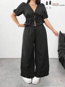 Set de 2 piezas Talla grande Blusa corta casual de escote en V de manga corta con lazo delantero y rayas y Pantalones rectos y relajados a juego - Azul - Ver 2