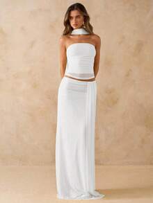 Set de 2 piezas compuesto por top bandeau plisado de color rosa sólido y falda larga plisada de talle bajo con volantes, atuendo de playa, - Blanco - Ver 7
