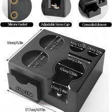 咖啡壓粉台,適用於 51mm、53mm、54mm 和 58mm 咖啡壺。此收納架適合 20.08 英吋至 22.83 英吋的任何機型,非常適合義式濃縮咖啡配件與咖啡師使用。 - 彩色 - 查看 3
