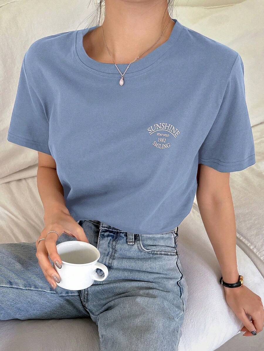 Short-Sleeved T-Shirt With Letter Print - Blue - View 1