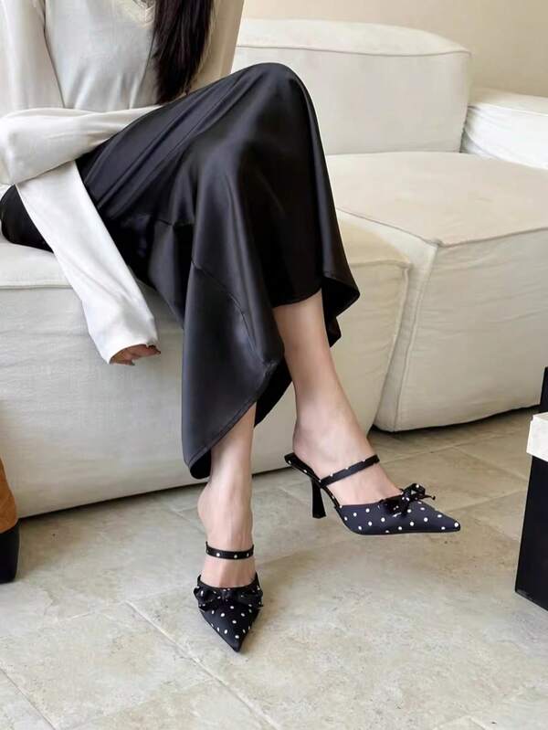 Zapatos de tacón alto con punta fina y lazo de lunares negros estilo francés para mujer, verano 2026, nuevos, de satén premium, sandalias de tacón de aguja con una sola tira, elegantes, versátiles, para ir a trabajar, fiestas nocturnas y estilo maduro