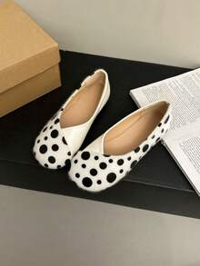 Women's Flat Slip-On Shoes, Comfortable Soft Plush Patchwork Shiny PU Polka Dot Print Round Toe Low-Top Slouchy Shoes, European And American Sweet Style, Spring/Autumn Commute, Shopping, Dating, Home, Afternoon Tea, Daily Wear, White Base With Black Dots - Black - View 7