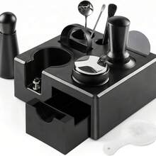 咖啡壓粉台,適用於 51mm、53mm、54mm 和 58mm 咖啡壺。此收納架適合 20.08 英吋至 22.83 英吋的任何機型,非常適合義式濃縮咖啡配件與咖啡師使用。 - 彩色 - 查看 9