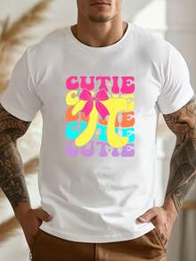 T-shirt à manches courtes en pur coton pour hommes, imprimé de lettres mignonnes colorées, décoration de nœud, tee-shirt graphique décontracté pour l'été - Blanc - Voir 6