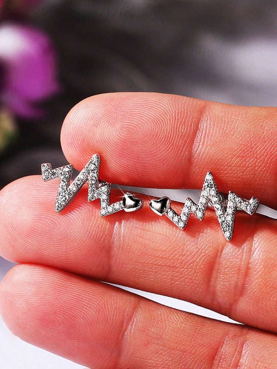 1 Pair S925 Sterling Silver Heart-Shaped Rippled Symmetrical Stud Earrings, Women's Personalized Sweet Cool Design, Wavy Line Niche Earrings With Romantic Atmosphere, Gentle Date Commute Versatile Fashion Earrings - Heart - View 1