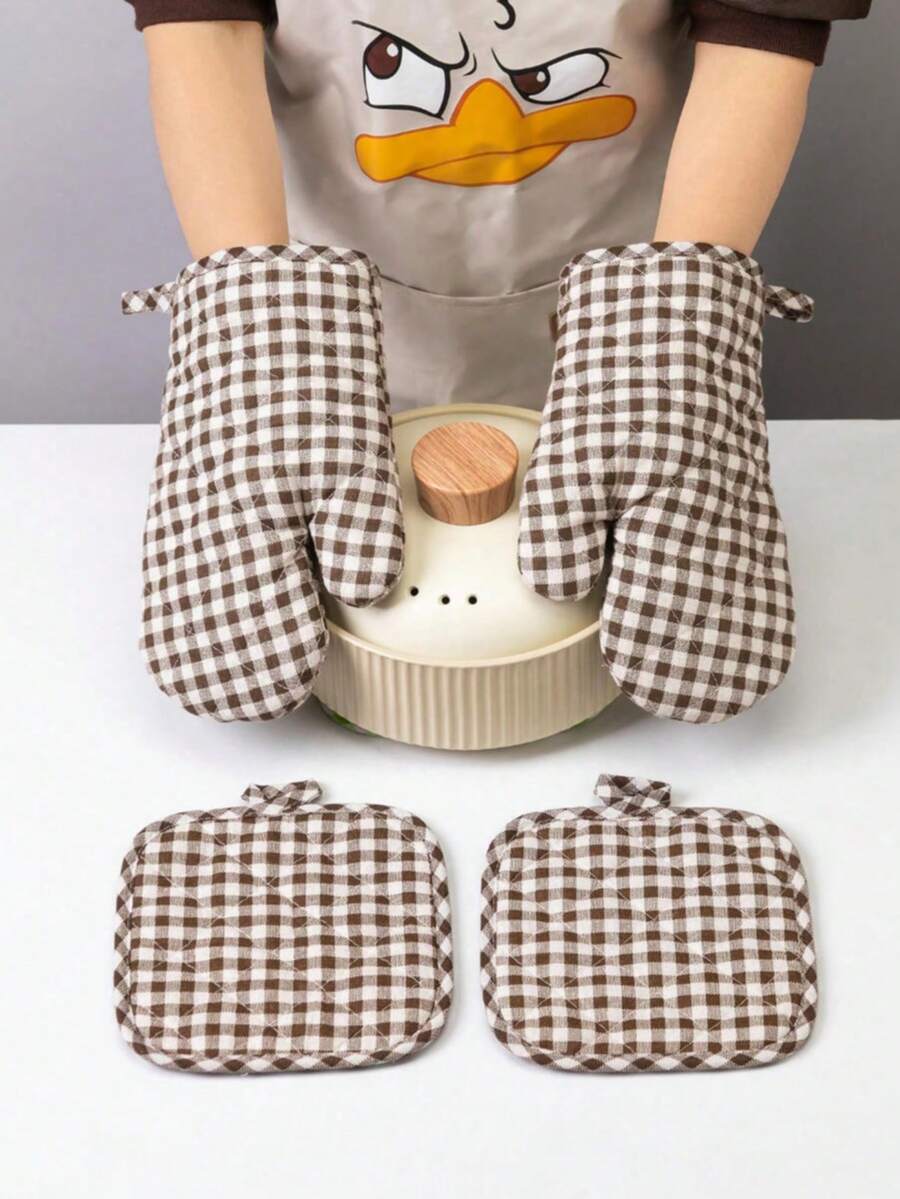 Kitchen Daily Baking Heat-Resistant Gloves And Pot Holders, Green Plaid/Coffee Plaid Double-Sided Quilted Washable Heat-Resistant Gloves, Daily Cooking Heat-Resistant Gloves And Pot Holders Set, Christmas Gift Decorative Cooking Set, 2pcs/4pcs - View 1