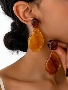 1 Pair Vintage Unique Exaggerated Asymmetric Resin Drop Earrings, Women's Jewelry Accessories For Daily Commute, Vacations, Dates, Banquets And Parties - Brown - View 1