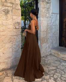Women's Pleated Halter Neck Maxi Dress, Crisscross Straps Cutout Waist Evening Gown - 咖啡 - 查看 2