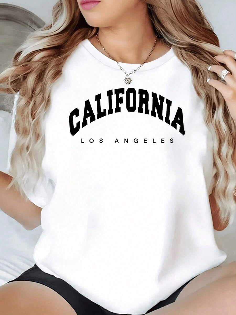 Fitted Large Text In Solid Color That Evokes The Urban Spirit And Vibrant Energy Of California And Los Angeles, Creating A Modern And Casual Feel. Women's T-Shirt, 100% Cotton. Gift Idea - 白色的 - 查看 1
