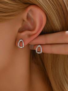 Minimalist Geometric Full Rhinestone Stud Earrings, Elegant Versatile Commuter Style - Earrings 1343 - View 3
