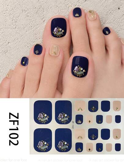 1 hoja de pegatinas de cobertura completa para uñas de los pies con un tema retro de verano. Las pegatinas tienen un fondo azul marino y albaricoque acentuado con varios diseños de strass. Son fáciles de aplicar y quitar, lo que las hace perfectas para mujeres y niñas.
