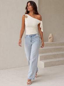 Women's Asymmetrical Off-The-Shoulder Blouse With 3D Flower Embellishments And A Metal Bow, In Brown, Perfect For Weddings, Parties, And Evening Events. Elegant, Made Of Soft, Stretchy Fabric, Solid Color, And Fitted. Minimalist And Stylish, Ideal For Formal Wear, Wedding Guest Attire, And Chic Party Looks. - 杏 - 查看 3