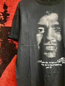 Camiseta Vintage de los 2000 con Foto de Diego Maradona, Ícono Legendario del Fútbol Argentino en la Copa  / Camiseta Vintage de Moda de Fútbol, Talla L - Negro - Ver 3