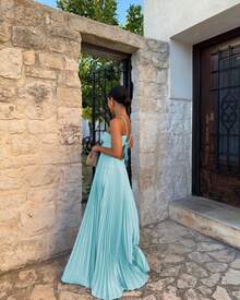 Women's Pleated Halter Neck Maxi Dress, Crisscross Straps Cutout Waist Evening Gown - 淺藍色 - 查看 2