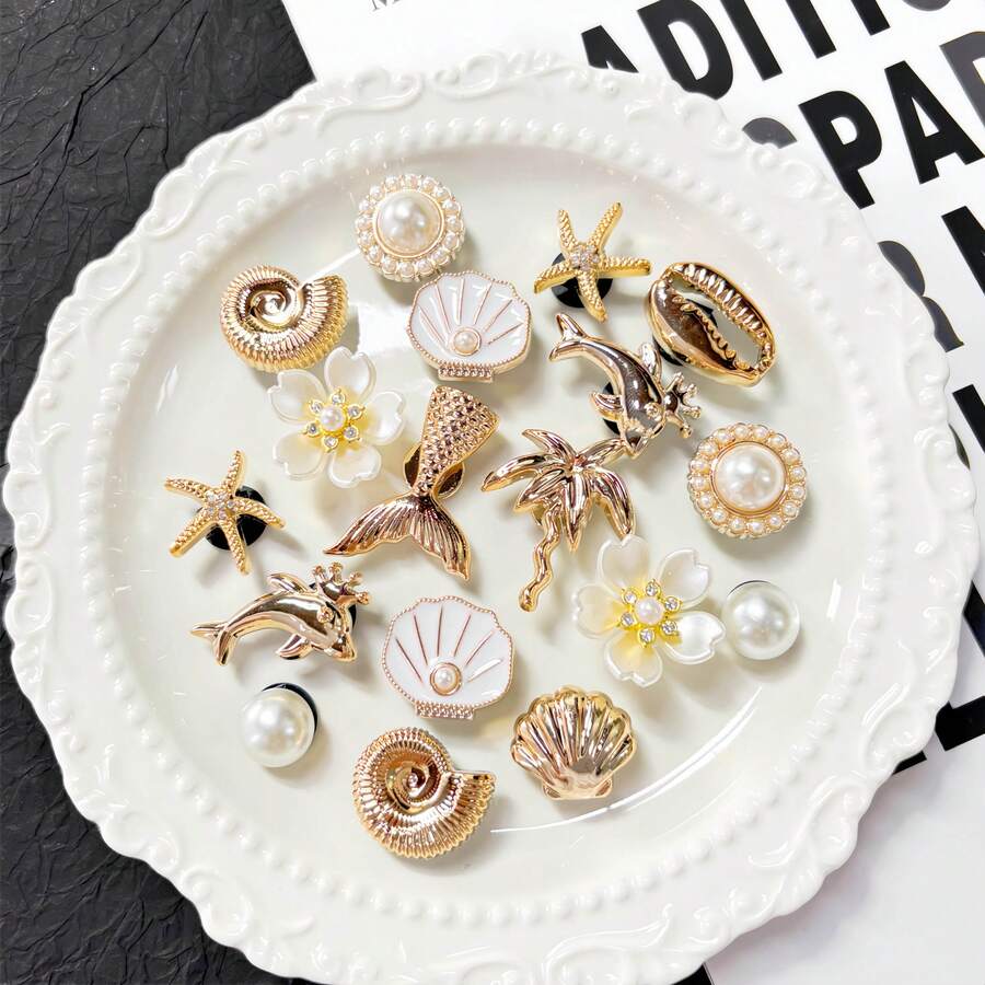 18pcs Gold Ocean Series Accessories, Gold Shells Suitable For Beach Decor, Shoe Buckles, DIY Shoe Charms, Fashionable And Elegant, Suitable For Perforated Sandals, Slippers, Perfect As Holiday Gifts - Gold - View 1