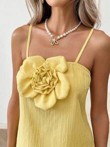 Conjunto de 2 piezas de camiseta sin mangas y pantalones en color amarillo crema para mujer, con decoración floral 3D, adecuado para vacacione - Amarillo claro - Ver 9