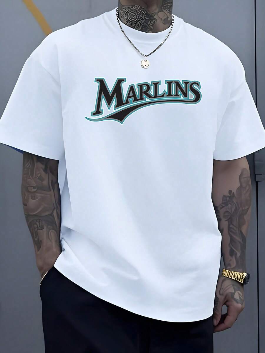 Texto con logotipo Marlins que representa energía del océano y fuerza del mar combinando letras azules y negras camiseta de hombre casual moderna cómoda para verano - Blanco - Ver 1