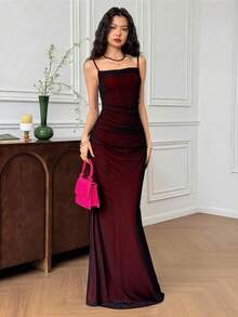 Yunuo Menswear  Vestido de slip maxi elegante con ajuste ceñido, dobladillo de cola de pez y pliegues en unicolor para mujer - Burdeos - Ver 10